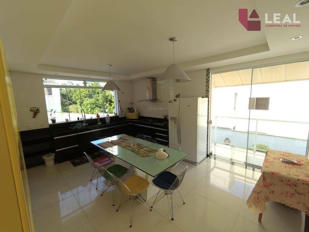 Casa à venda com 5 quartos, 340m² - Foto 12