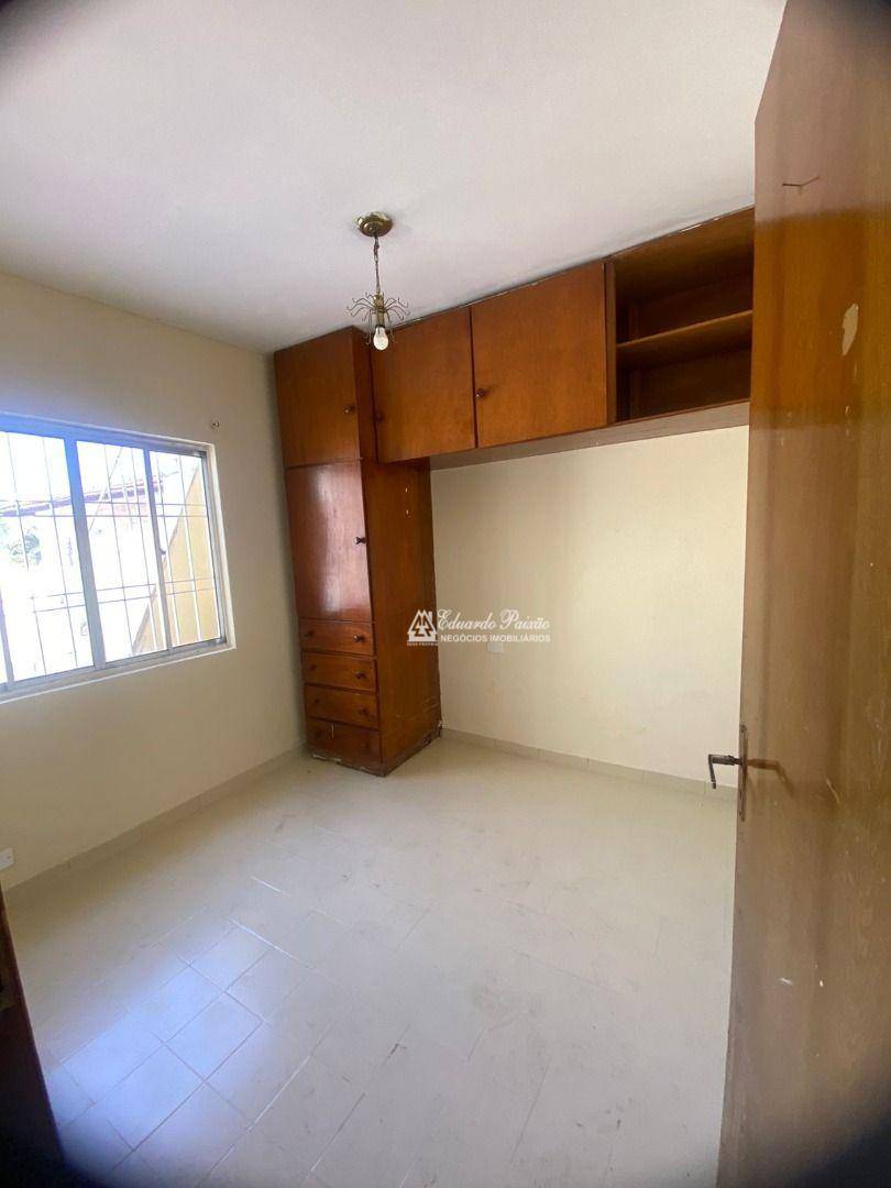 Casa à venda e aluguel com 4 quartos, 220m² - Foto 14