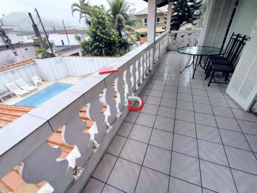 Sobrado à venda com 4 quartos, 250m² - Foto 2