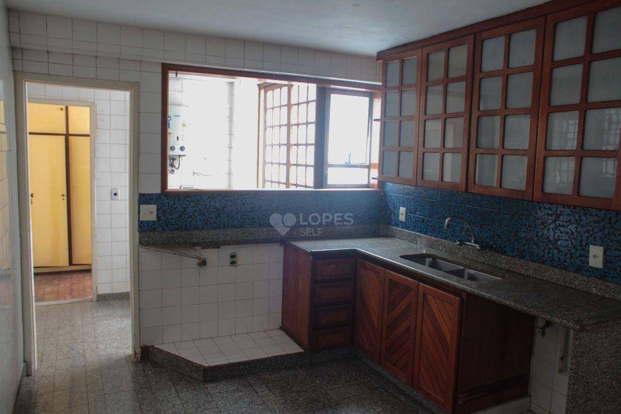 Apartamento à venda com 3 quartos, 172m² - Foto 7