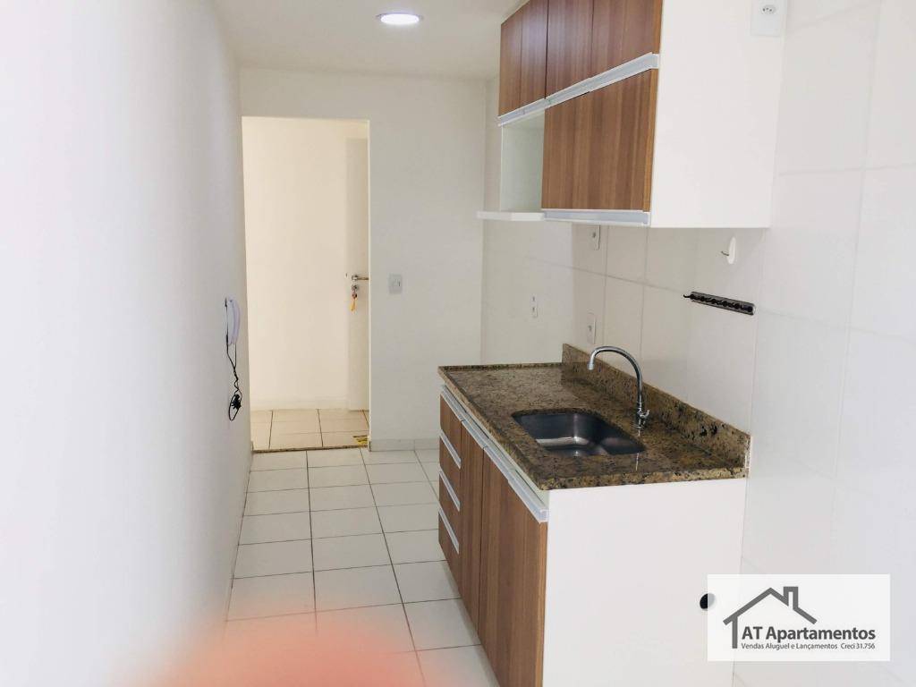 Apartamento à venda com 3 quartos, 68m² - Foto 7