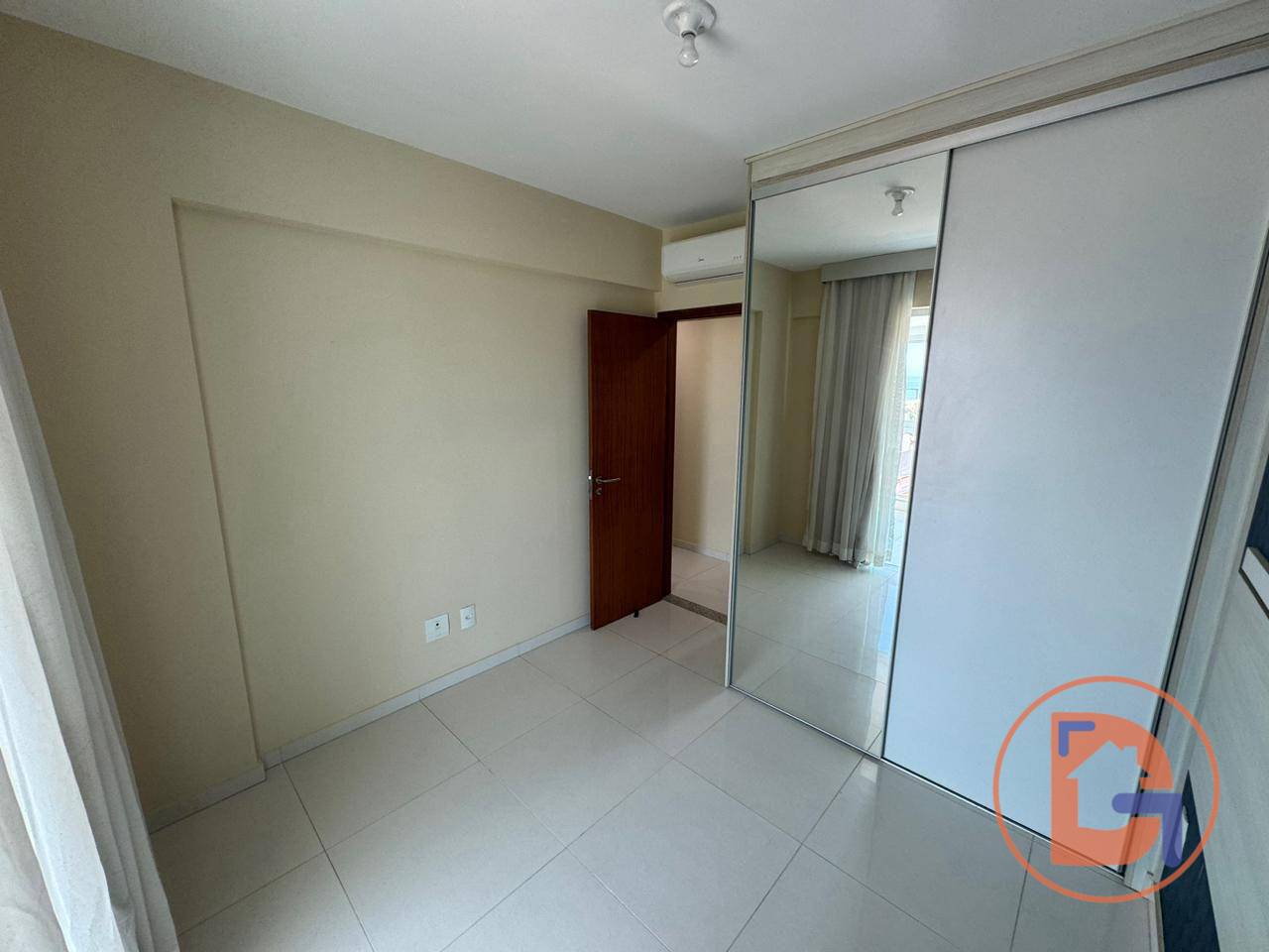 Apartamento à venda com 3 quartos, 160m² - Foto 3