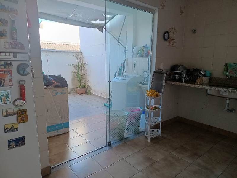 Sobrado à venda com 3 quartos, 182m² - Foto 12