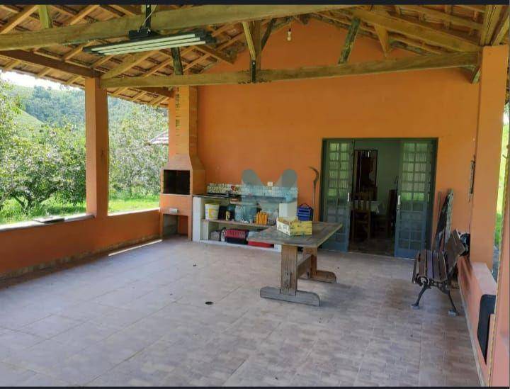Sítio à venda com 2 quartos, 180m² - Foto 2