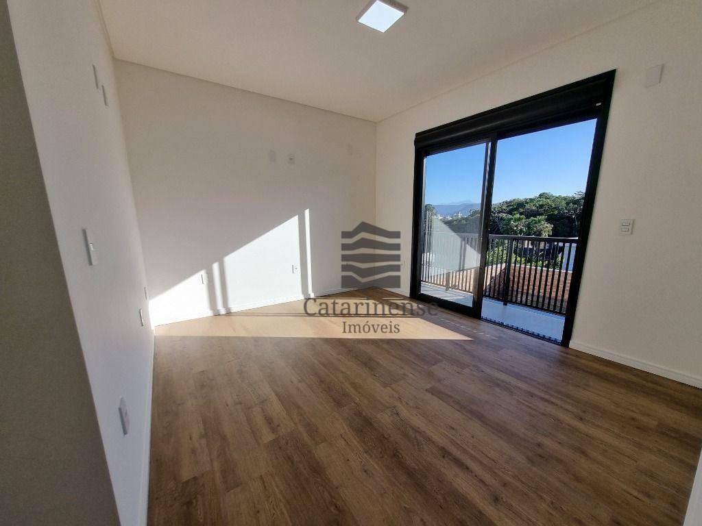 Casa à venda com 3 quartos, 202m² - Foto 26