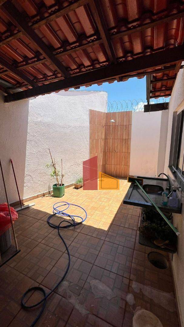 Casa à venda e aluguel com 3 quartos, 160m² - Foto 15