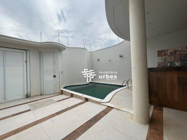Casa à venda com 4 quartos, 301m² - Foto 3
