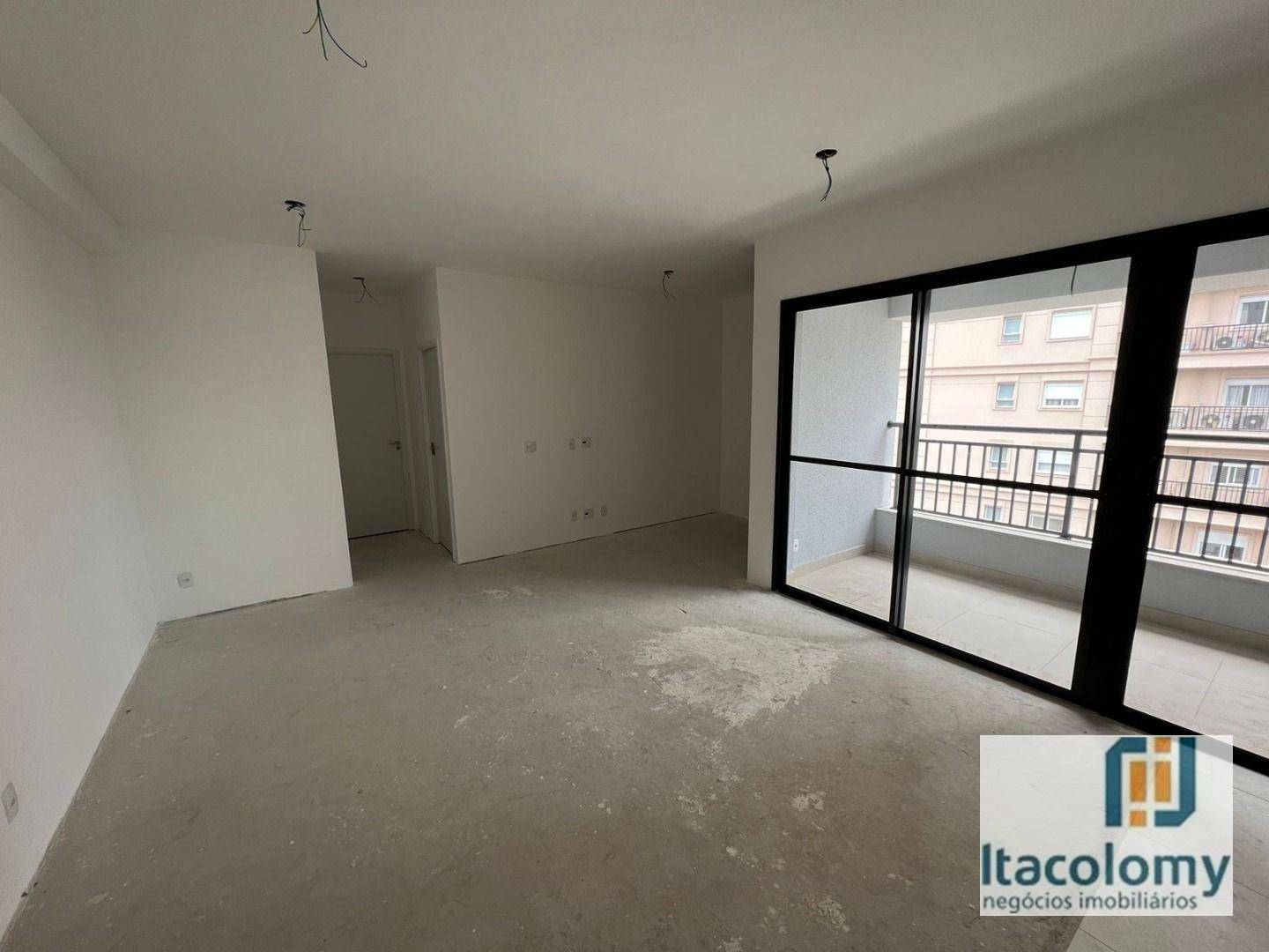 Apartamento à venda com 2 quartos, 70m² - Foto 2