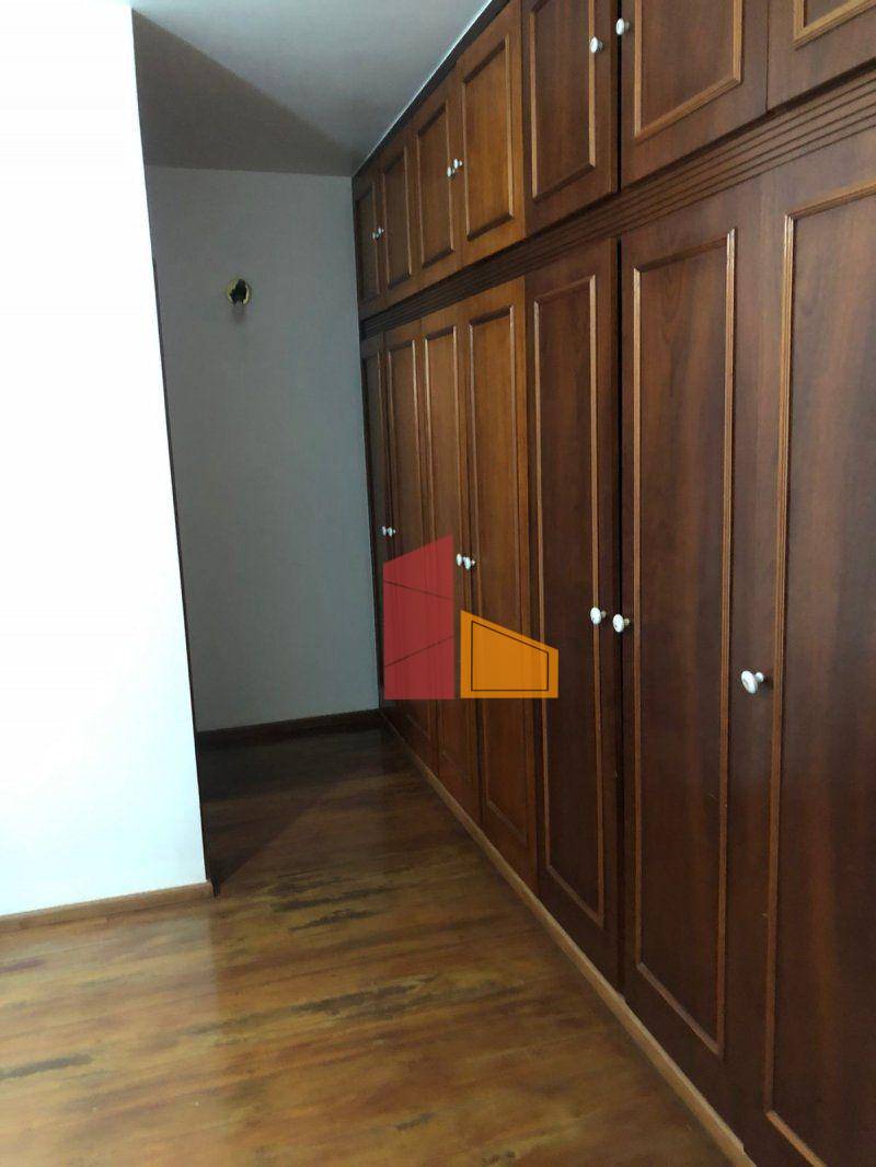 Casa à venda com 5 quartos, 3m² - Foto 24