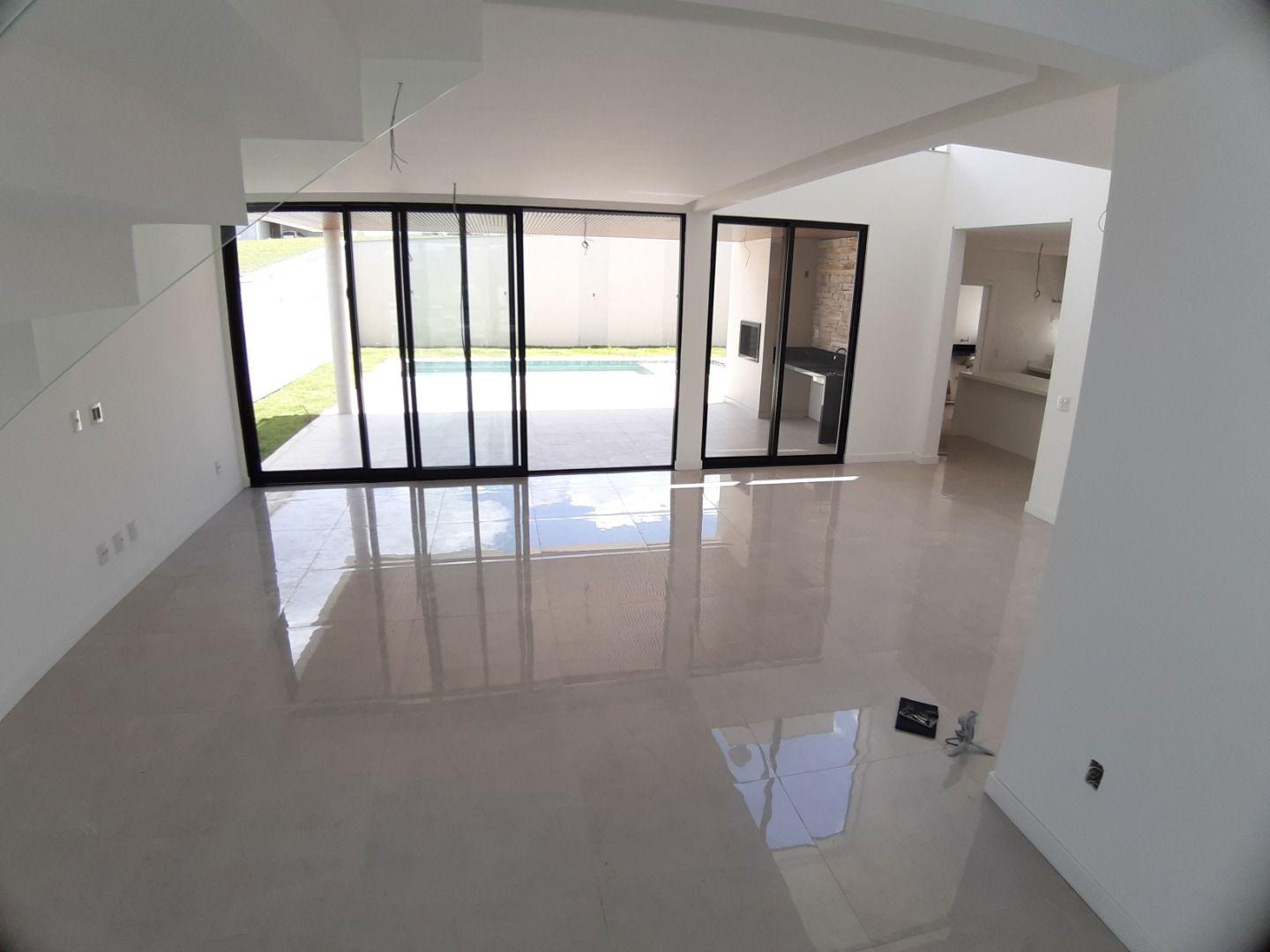 Casa à venda com 4 quartos, 330m² - Foto 42