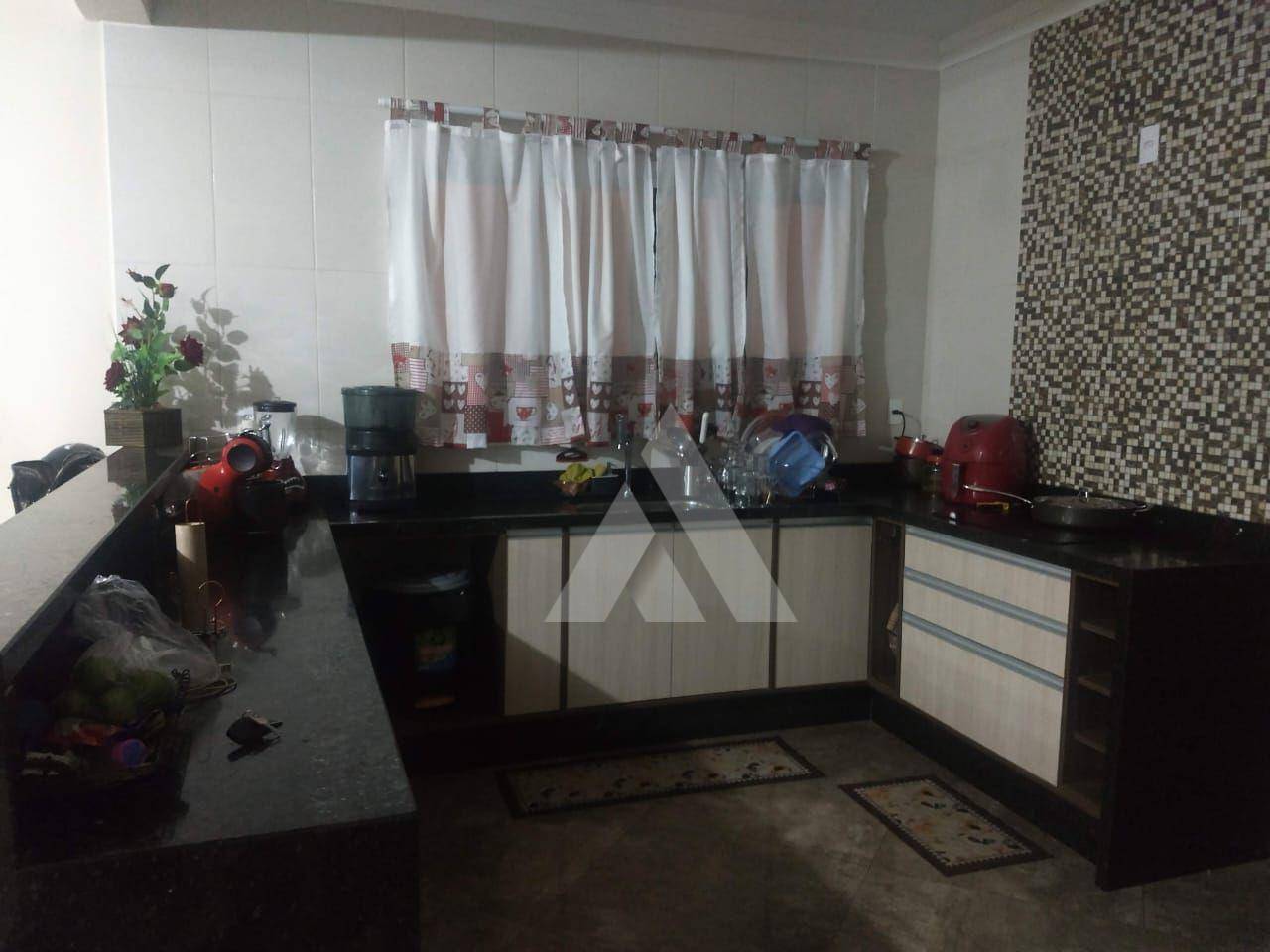 Casa à venda com 2 quartos, 195m² - Foto 13