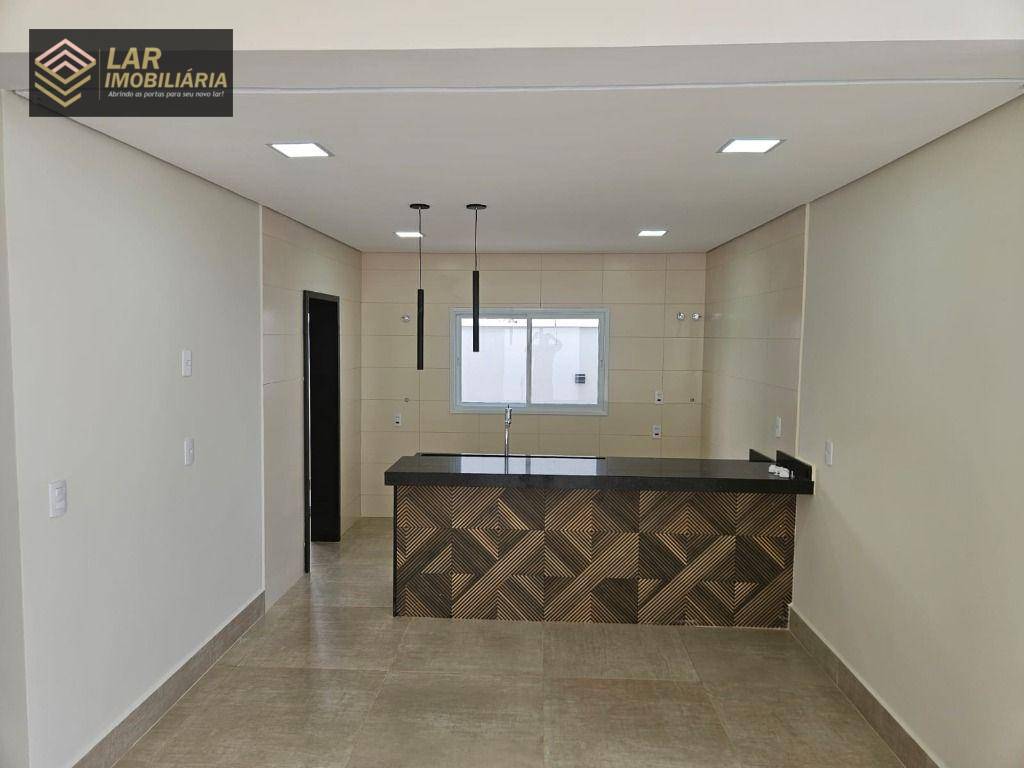 Casa à venda com 3 quartos, 250m² - Foto 7