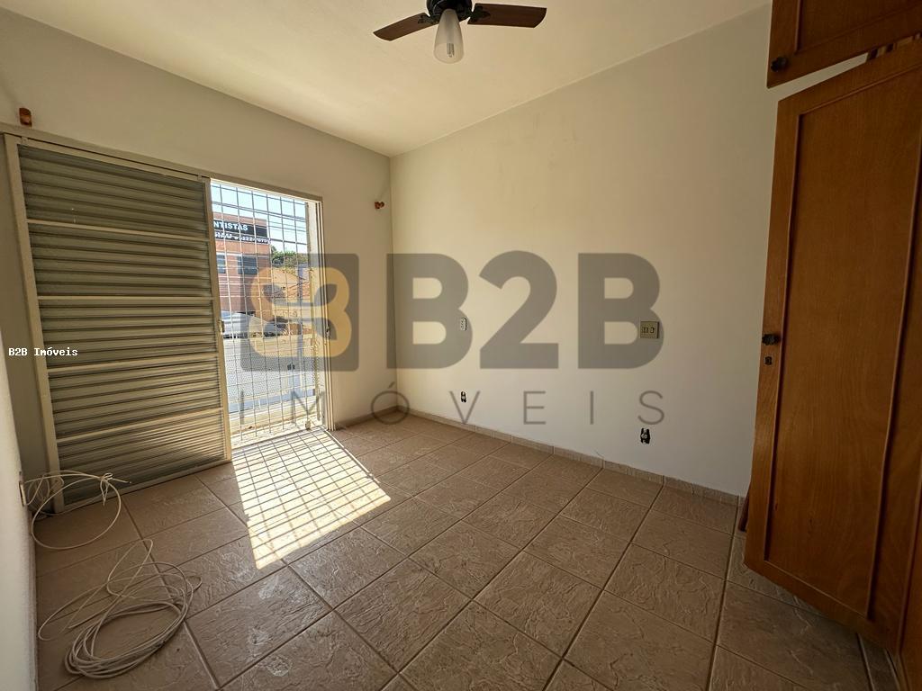 Casa à venda com 3 quartos, 100m² - Foto 5