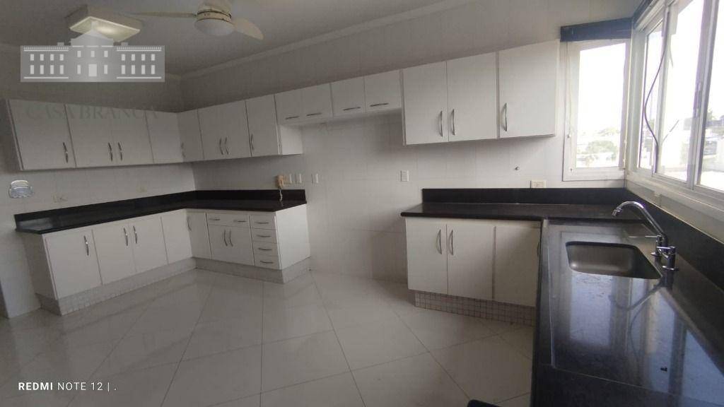 Apartamento para alugar com 3 quartos, 320m² - Foto 11