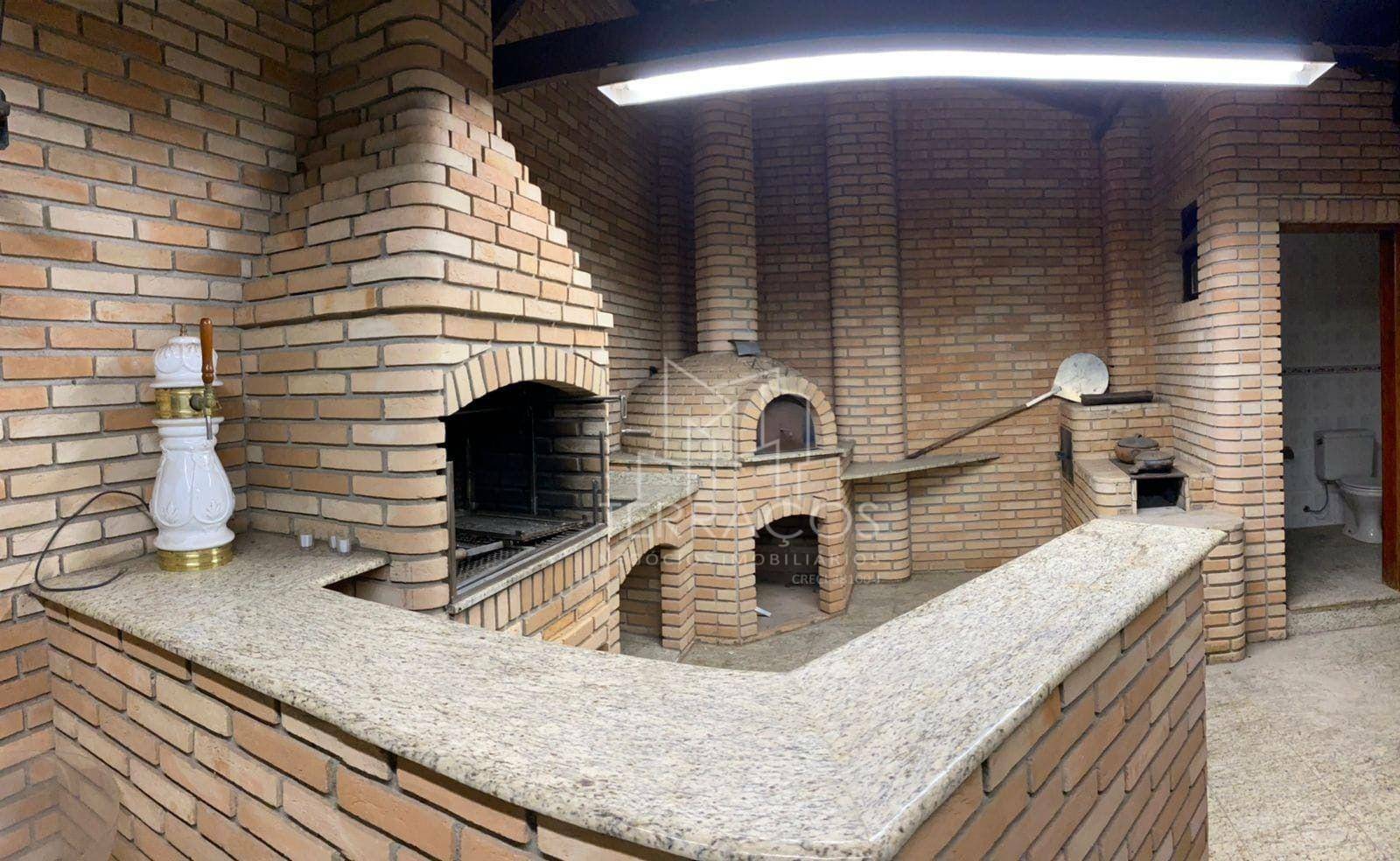 Casa à venda e aluguel com 4 quartos, 362m² - Foto 2
