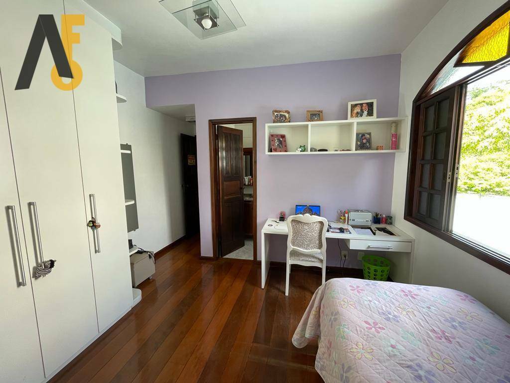 Casa à venda com 5 quartos, 248m² - Foto 10