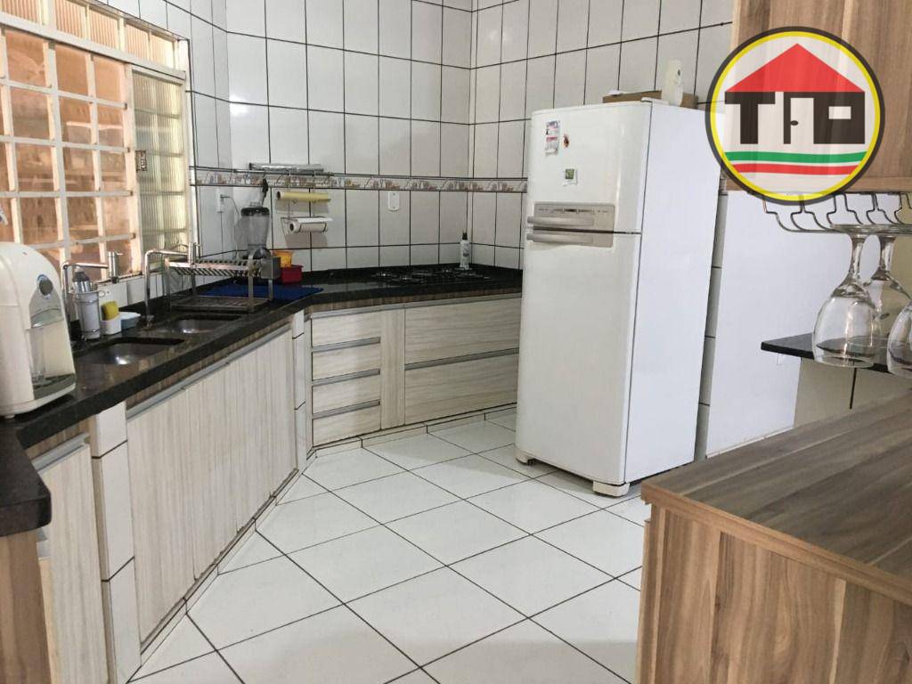 Casa à venda com 4 quartos, 1M2 - Foto 4