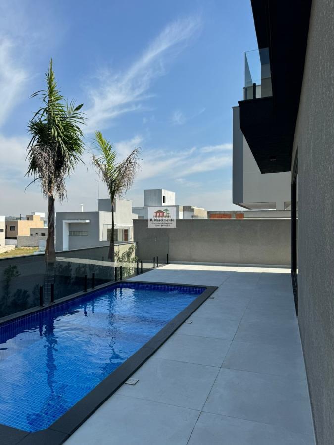 Casa de Condomínio à venda com 3 quartos, 307m² - Foto 2