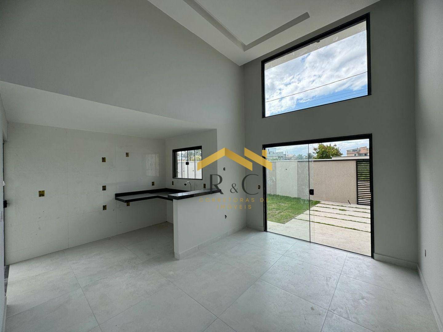 Casa à venda com 2 quartos, 57m² - Foto 4