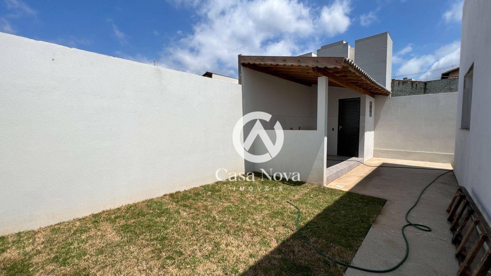 Casa à venda com 3 quartos, 138m² - Foto 4