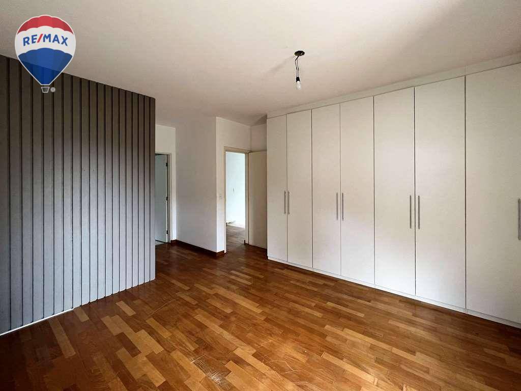 Casa para alugar com 4 quartos, 380m² - Foto 15