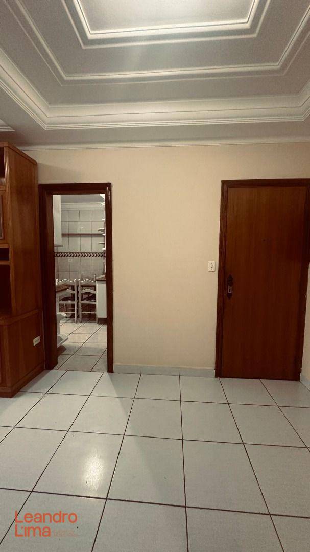 Apartamento à venda com 2 quartos, 80m² - Foto 3