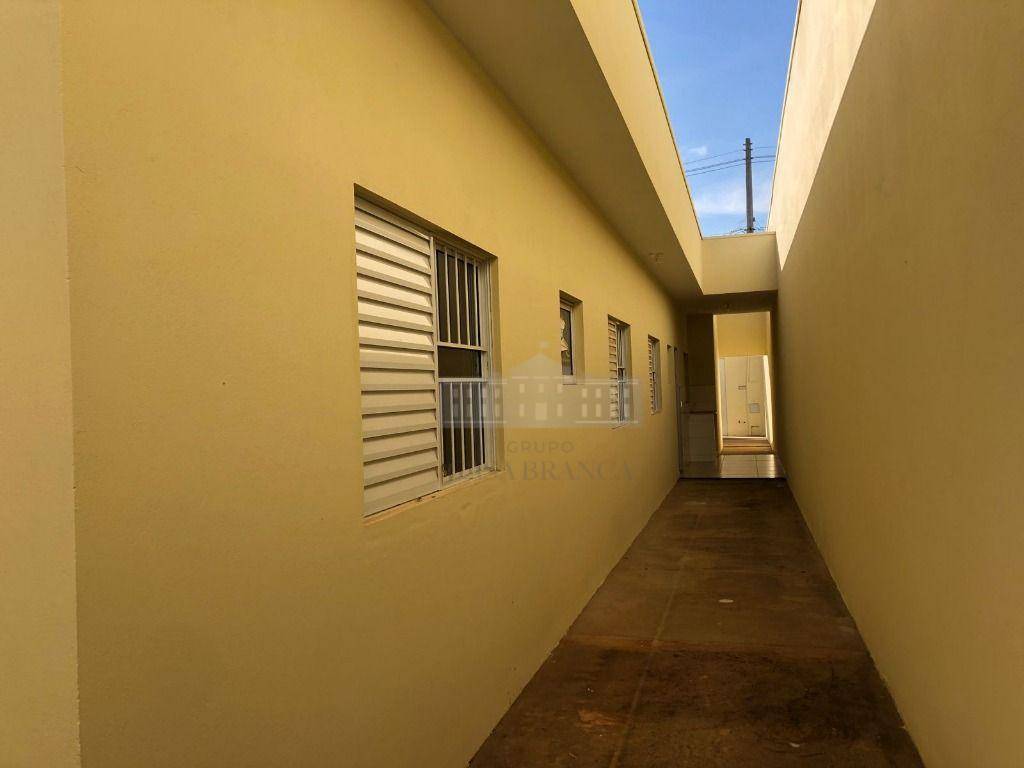 Casa à venda com 3 quartos, 90m² - Foto 3