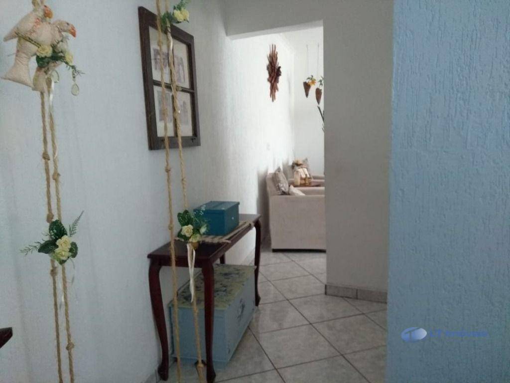 Casa à venda com 3 quartos, 220m² - Foto 14