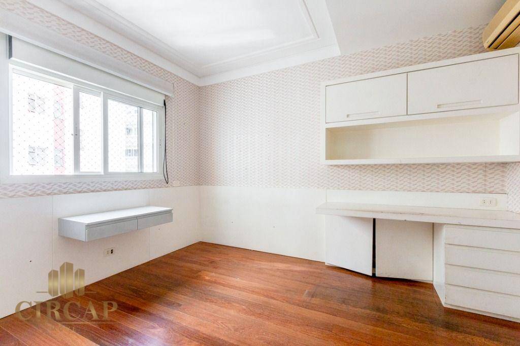 Apartamento à venda com 4 quartos, 211m² - Foto 14