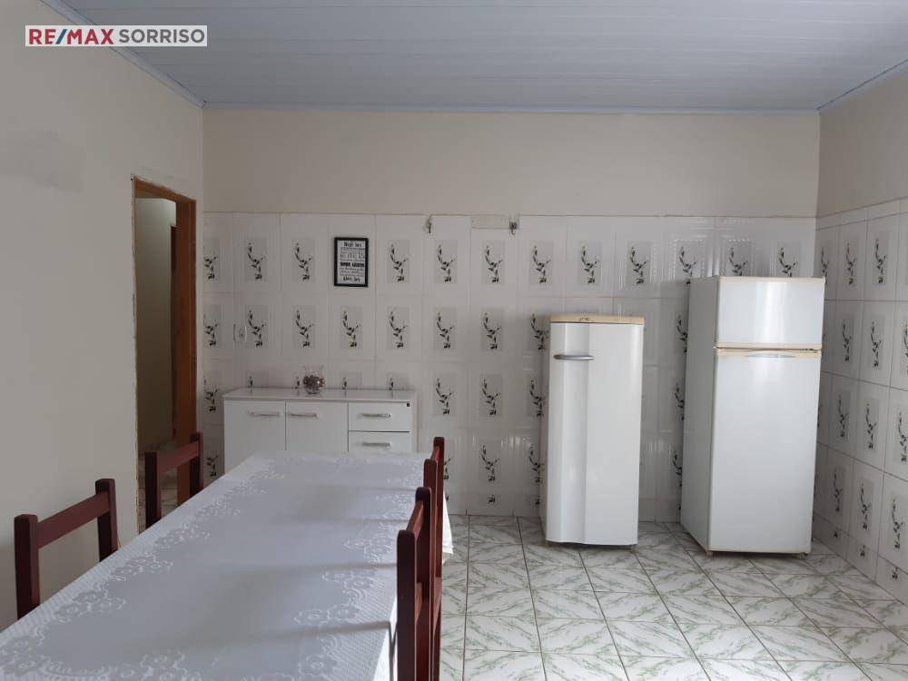 Casa à venda com 3 quartos, 250m² - Foto 4