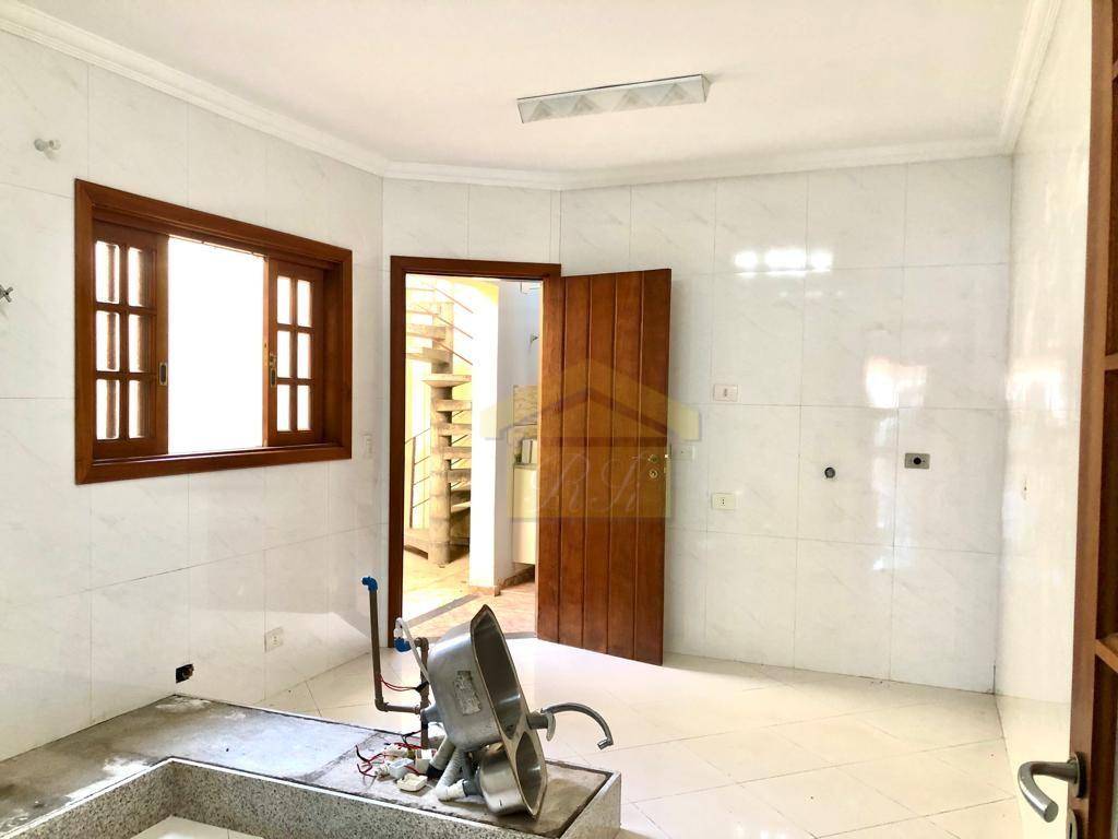 Sobrado à venda com 3 quartos, 150m² - Foto 6