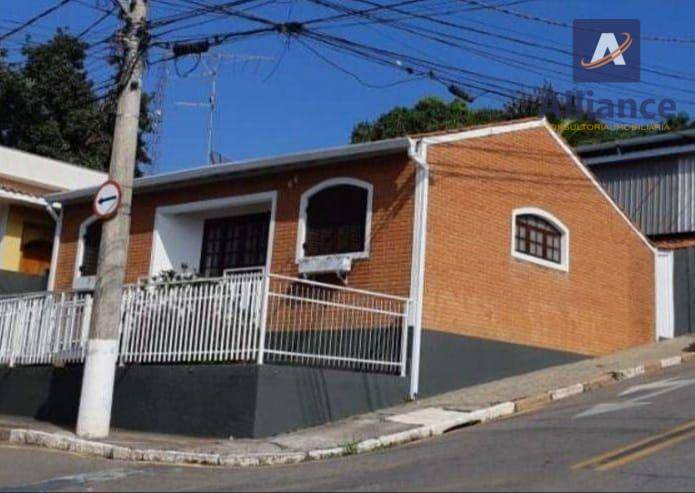 Casa para alugar com 3 quartos, 340m² - Foto 1