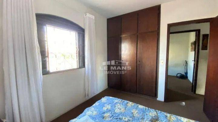 Casa à venda com 5 quartos, 233m² - Foto 8