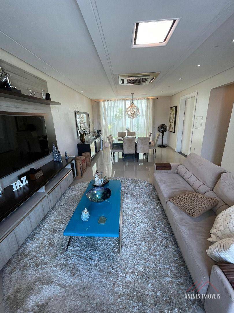 Casa de Condomínio à venda com 3 quartos, 215m² - Foto 2