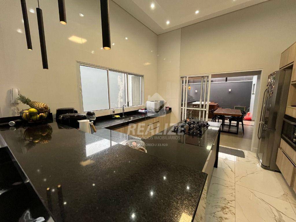 Casa à venda com 3 quartos, 210m² - Foto 9