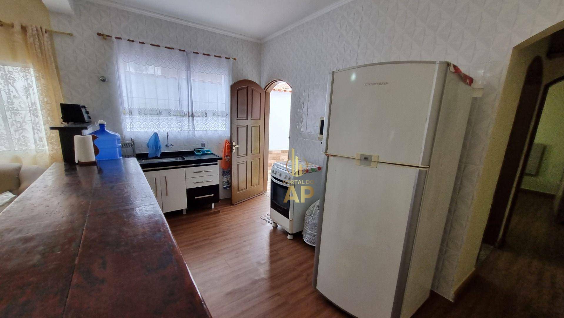 Casa à venda com 2 quartos, 195m² - Foto 8