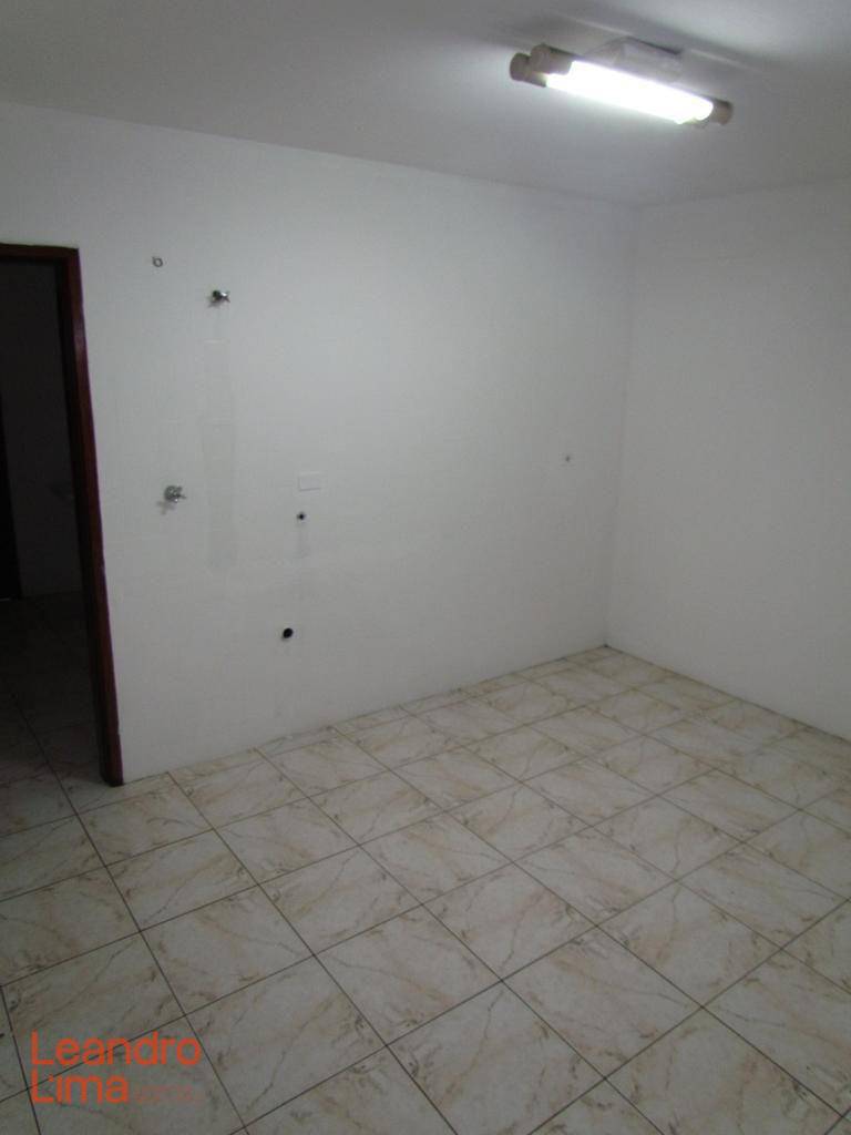 Casa à venda e aluguel com 3 quartos, 180m² - Foto 3