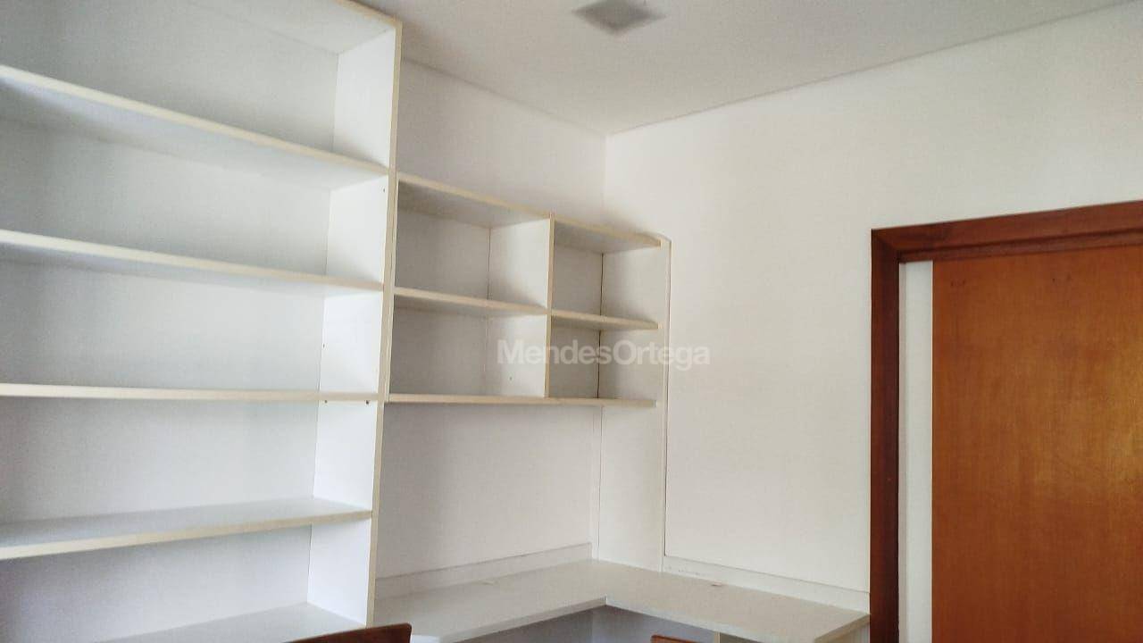 Casa de Condomínio para alugar com 3 quartos, 271m² - Foto 4