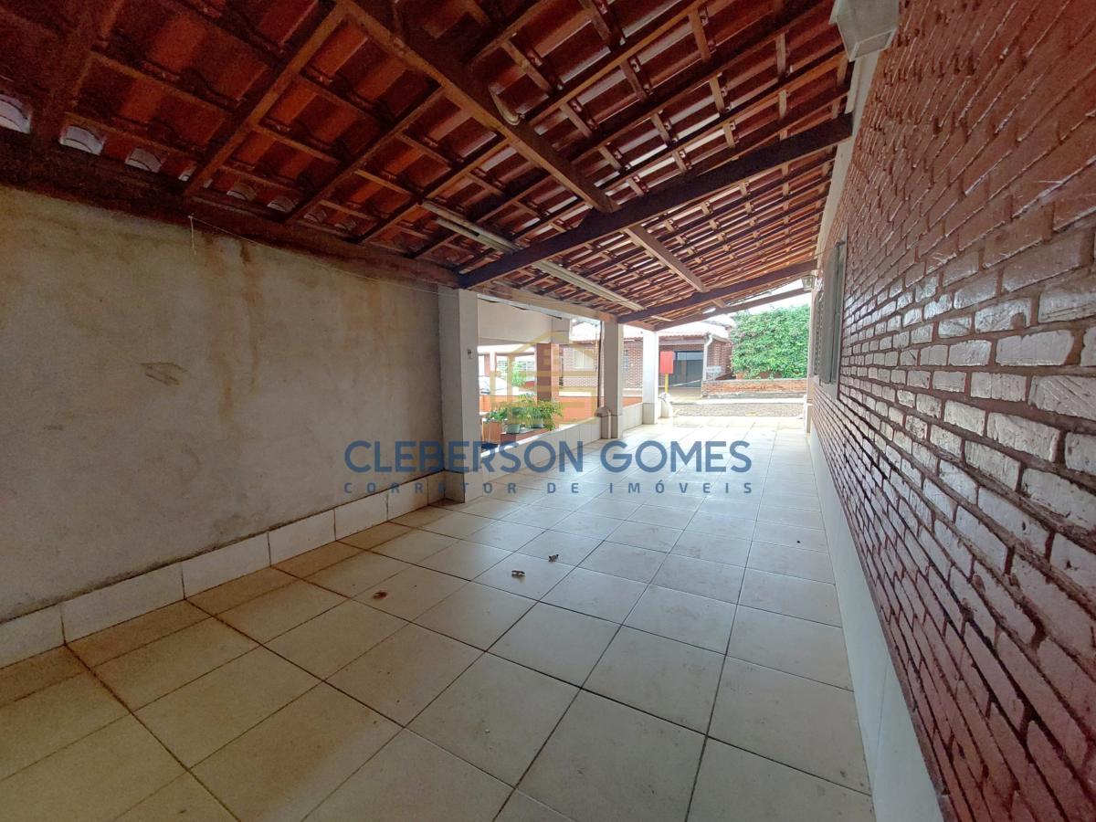 Casa à venda com 2 quartos, 90m² - Foto 4