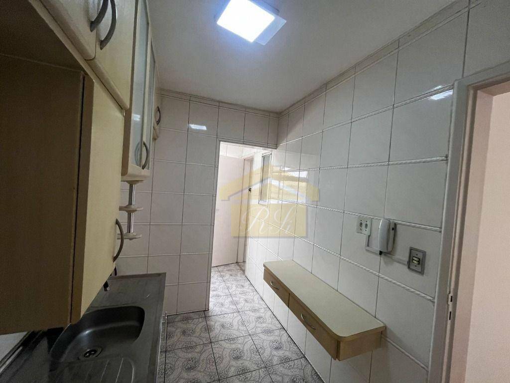 Apartamento para alugar com 2 quartos, 68m² - Foto 8