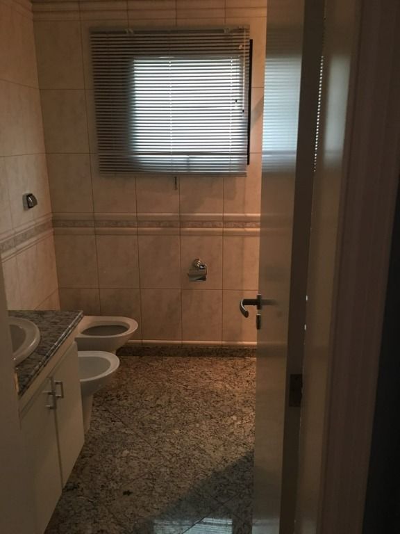 Apartamento à venda com 3 quartos, 215m² - Foto 7