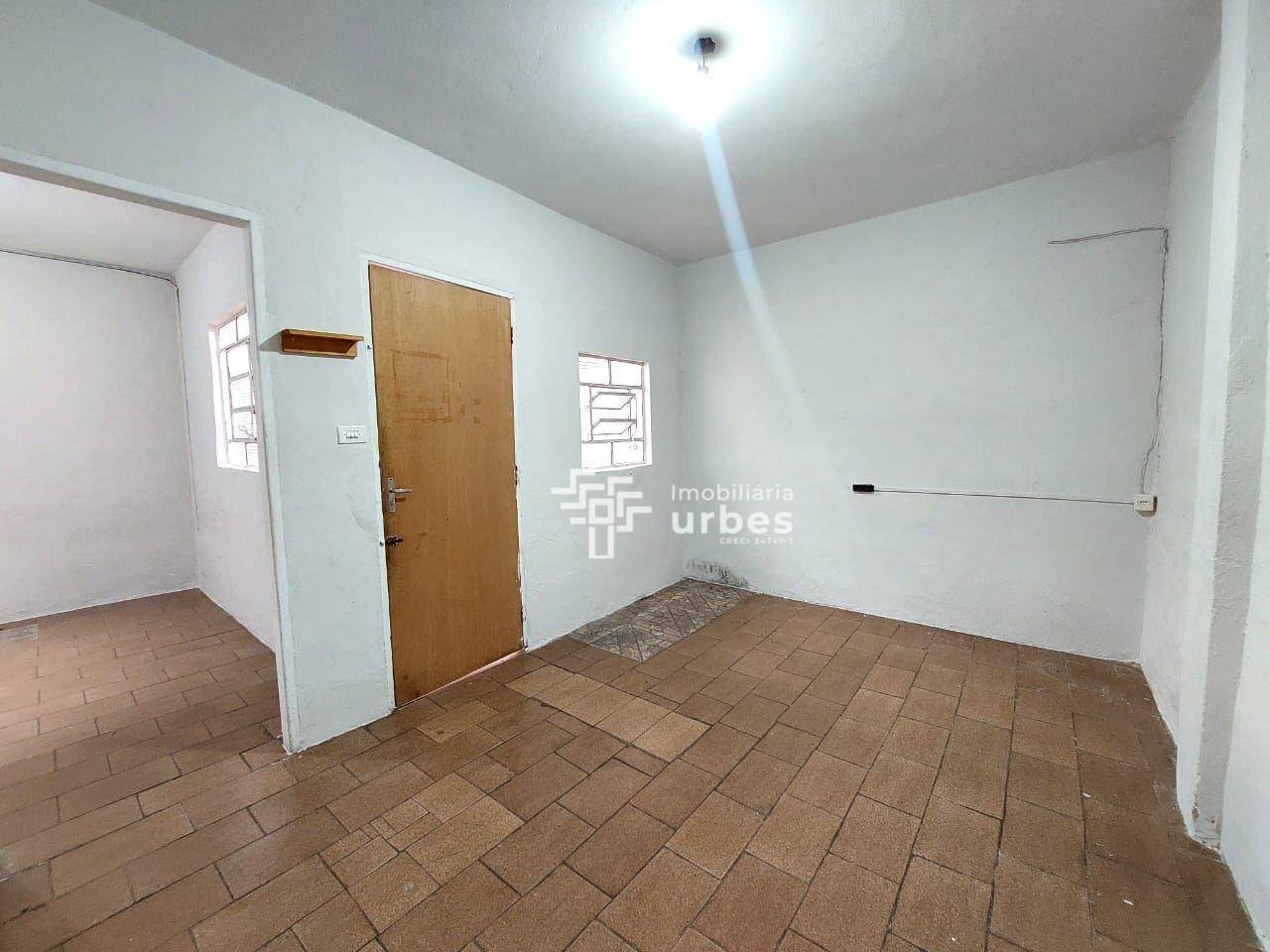 Casa para alugar com 2 quartos, 30m² - Foto 4