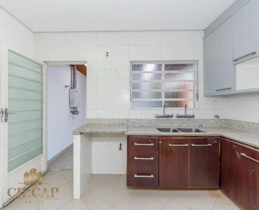 Sobrado à venda e aluguel com 3 quartos, 220m² - Foto 12