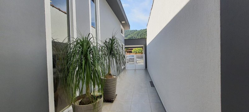 Casa à venda com 4 quartos, 220m² - Foto 7