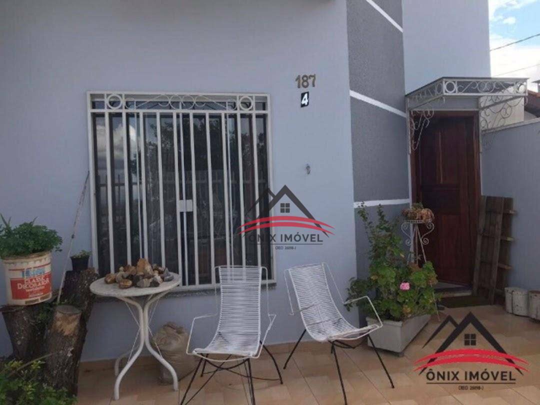 Casa à venda com 2 quartos, 80m² - Foto 4