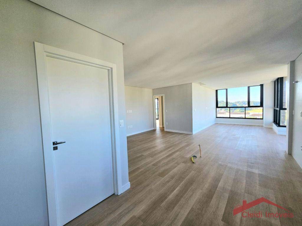 Apartamento à venda com 3 quartos, 119m² - Foto 2