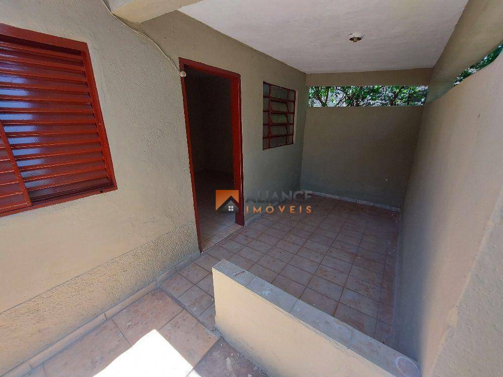 Casa para alugar com 2 quartos, 35M2 - Foto 3