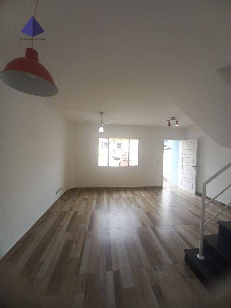 Sobrado para alugar com 3 quartos, 77m² - Foto 1