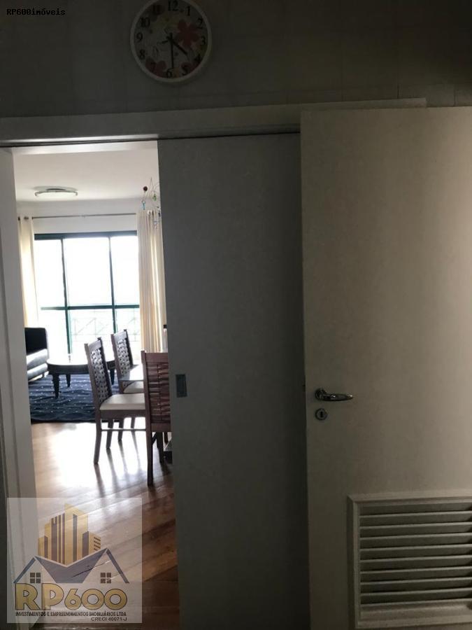 Apartamento para alugar com 3 quartos, 98m² - Foto 19