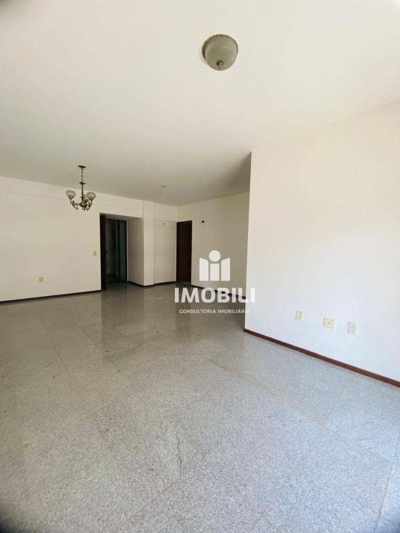 Apartamento à venda com 3 quartos, 119m² - Foto 4